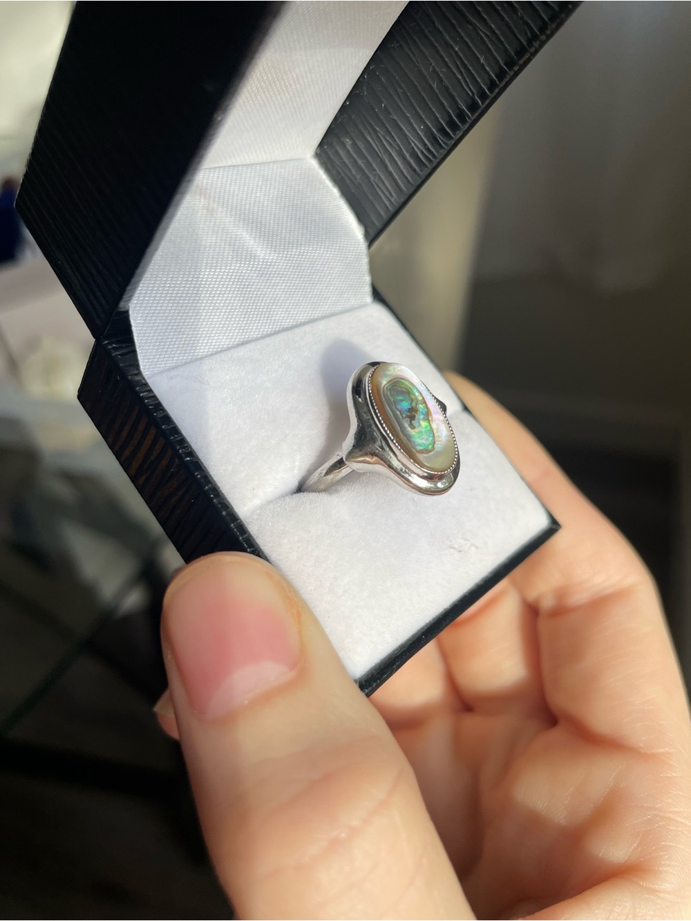 Vintage Adjustable Avon Abalone Shell Ring - Picture 3 of 5